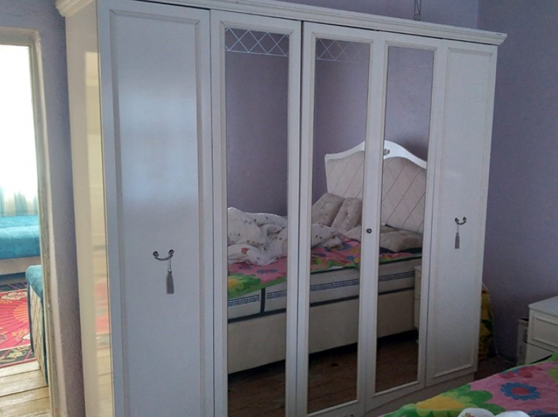 Defolu seri sonu yatak odası