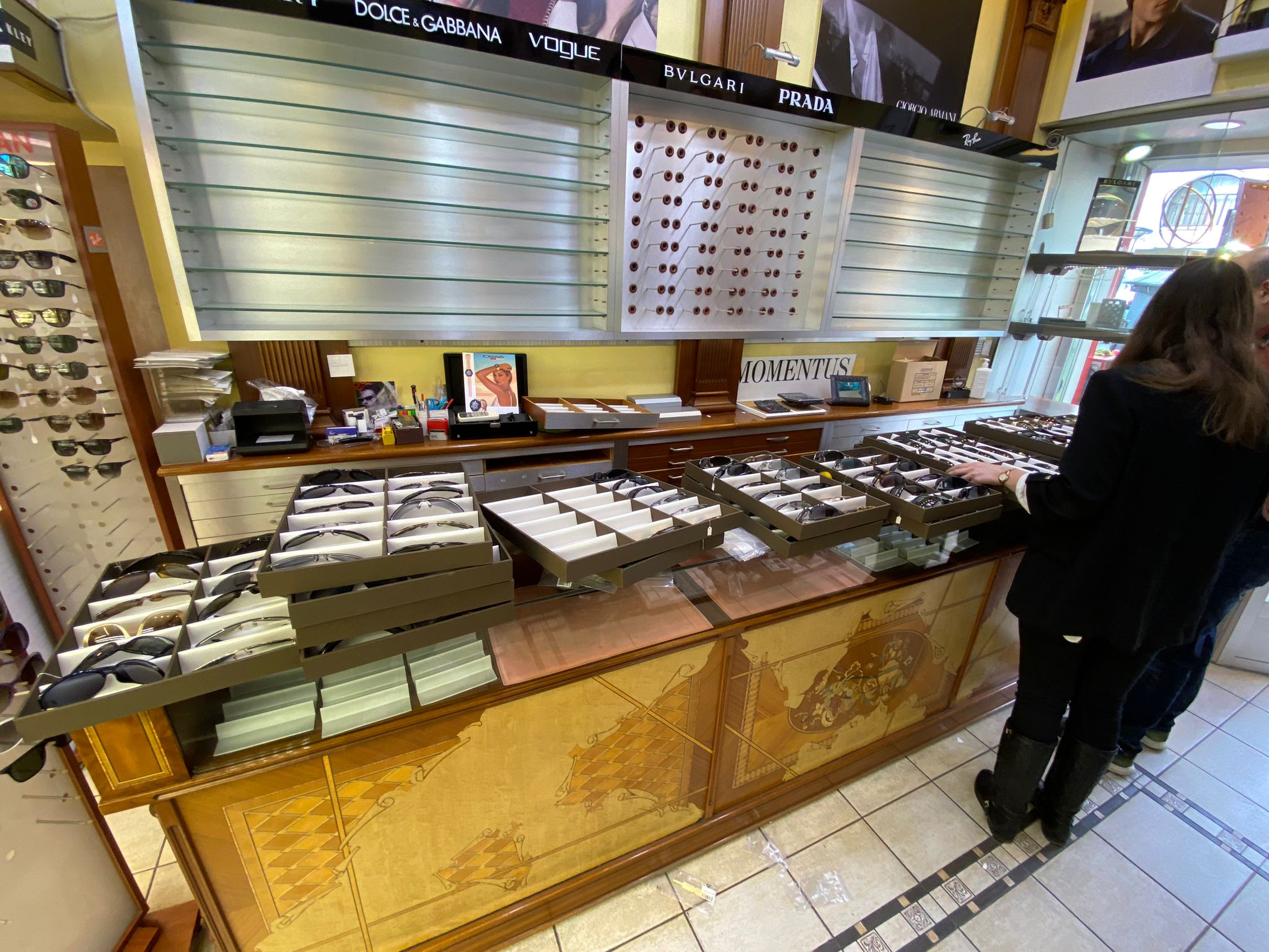 İKİNCİ EL TEMİZ KUYUMCU VİTRİNİ BANKOSU