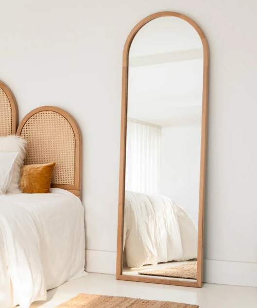 Yatak odası boy aynası